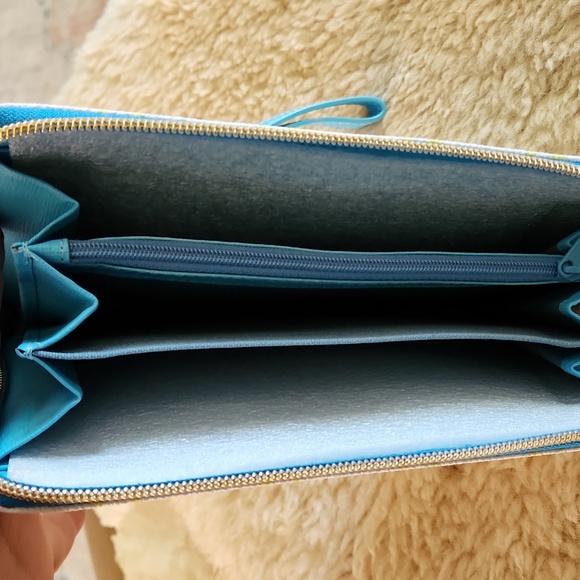 NWT Dooney & Bourke Snow Cone Large Zip Around Wallet/Wristlet ❄️ - Picture 9 of 16